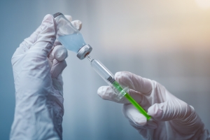 Seniorzy: szczepienia przeciw grypie bd w poowie refundowane [Fot. REDPIXEL - Fotolia.com]