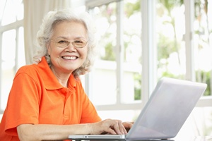 Seniorzy w wiecie Internetu [© Monkey Business - Fotolia.com]