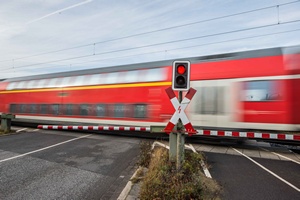 mier czyha na przejazdach kolejowych. Jak unikn wypadku? [© benjaminnolte - Fotolia.com]