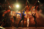 wiat si zjednoczy w teledysku Michaela Jacksona [Michael Jackson fot. UIP]