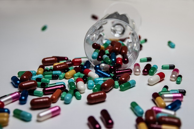 Te leki na cukrzycę pomagają zmniejszyć ryzyko kamieni nerkowych [fot. ElisaRiva from Pixabay]