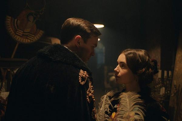 Nicholas Hoult i Lily Collins fot. Fox Searchlight Pictures