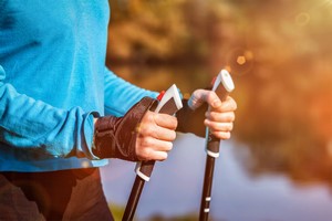 Trening nordic walking w czterech krokach [© f9photos - Fotolia.com]