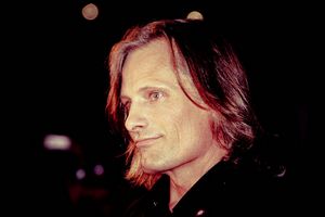 Viggo Mortensen skoczy 60 lat [Viggo Mirtensen, fot. Ivan Gonzalez, CC BY 2.0, Wikimedia Commons]