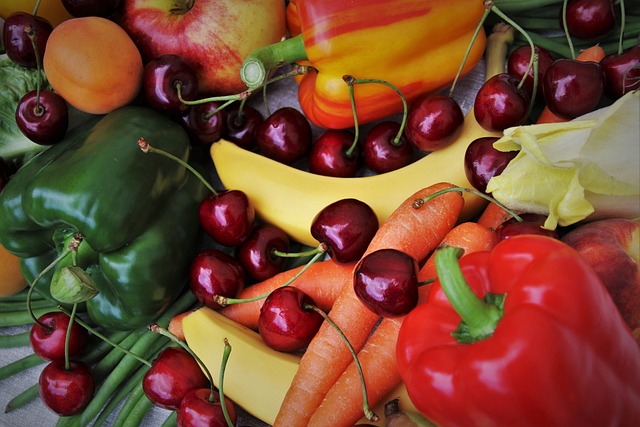 Warzywa i owoce relatywnie szybko poprawiają samopoczucie  [fot. Julita from Pixabay]