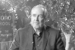 Wes Craven nie yje [Wes Craven 2010, fot. Bob Bekian, CC BY-SA 2.0, Wikimedia Commons]