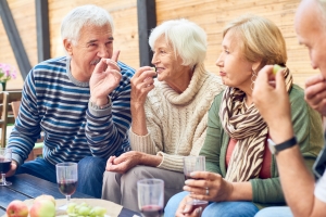 Wicej rnorodnych kontaktw z innymi oznacza lepsze zdrowie i dobrostan [Fot. seventyfour - Fotolia.com]