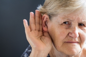 Zaburzenia słuchu sprzyjają niepełnosprawności [Fot. Marija - Fotolia.com]