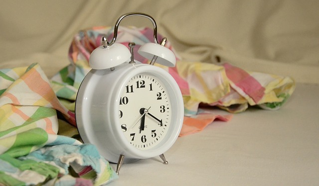 Zaburzenia zachowania w czasie snu REM - co im sprzyja? [fot. congerdesign from Pixabay]