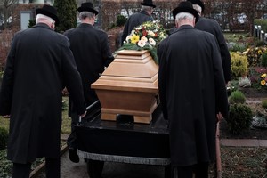 Zasiłek pogrzebowy: dla kogo, w jakiej wysokości i komu wypłacany? [© Eugen Thome - Fotolia.com]