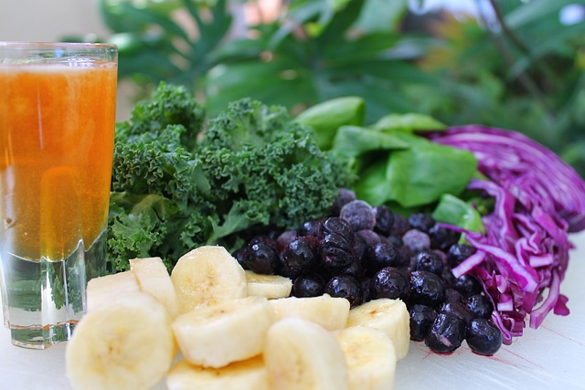 Zielone warzywa, owoce i sok pomaraczowy zapobiegn osabieniu pamici [fot. Abi Mansoor from Pixabay]