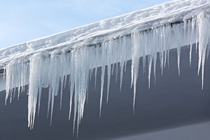 Zimowe wypadki. Jak ubiega si o odszkodowanie za zranienie soplem? [© Mr Twister - Fotolia.com]