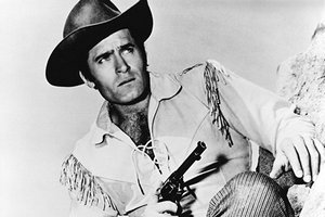 Zmar Clint Walker, gwiazdor "Parszywej dwunastki" [Clint Walker fot. Warner Bros. Television]